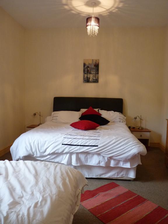 Old Police House Bed & Breakfast Haverfordwest Oda fotoğraf