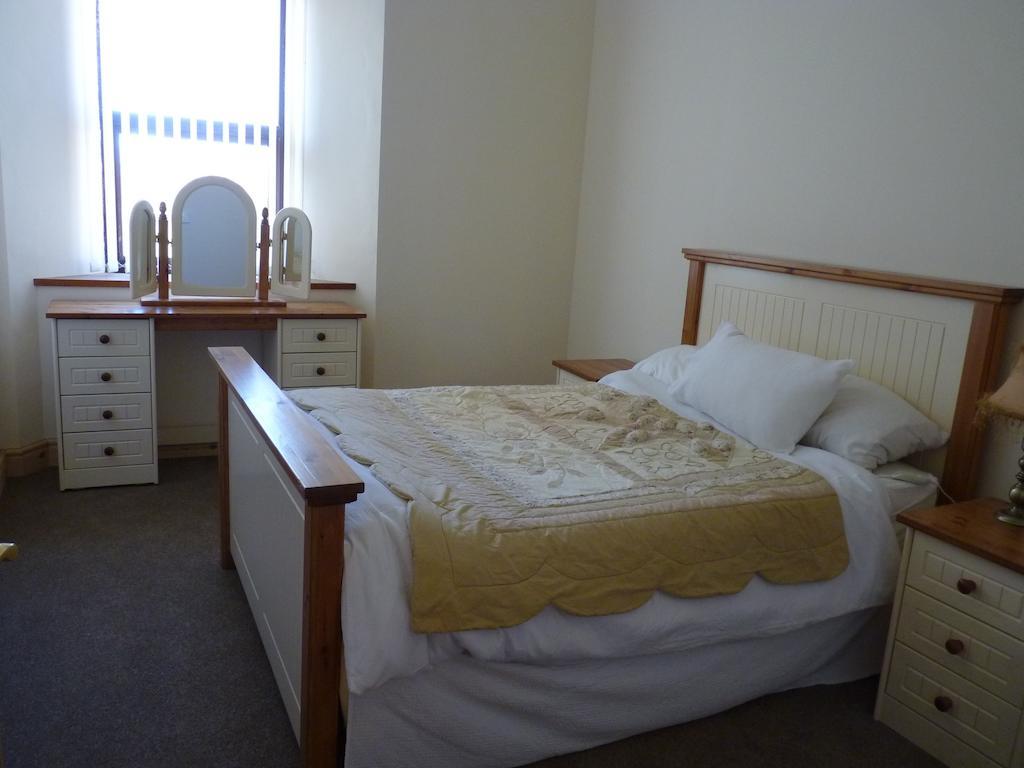 Old Police House Bed & Breakfast Haverfordwest Oda fotoğraf